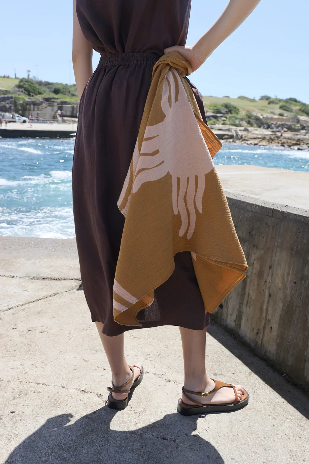 BASIC BUTTON FRONT SKIRT