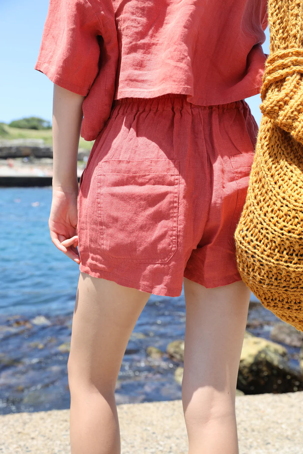 BASIC LINEN SHORTS