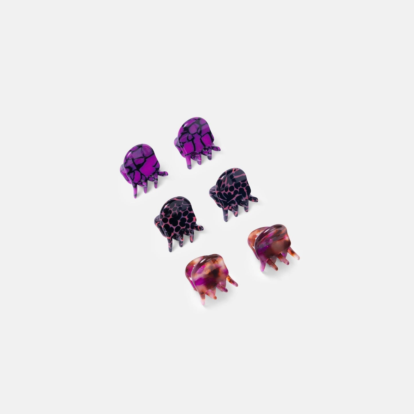 Micro Claws in Nebula